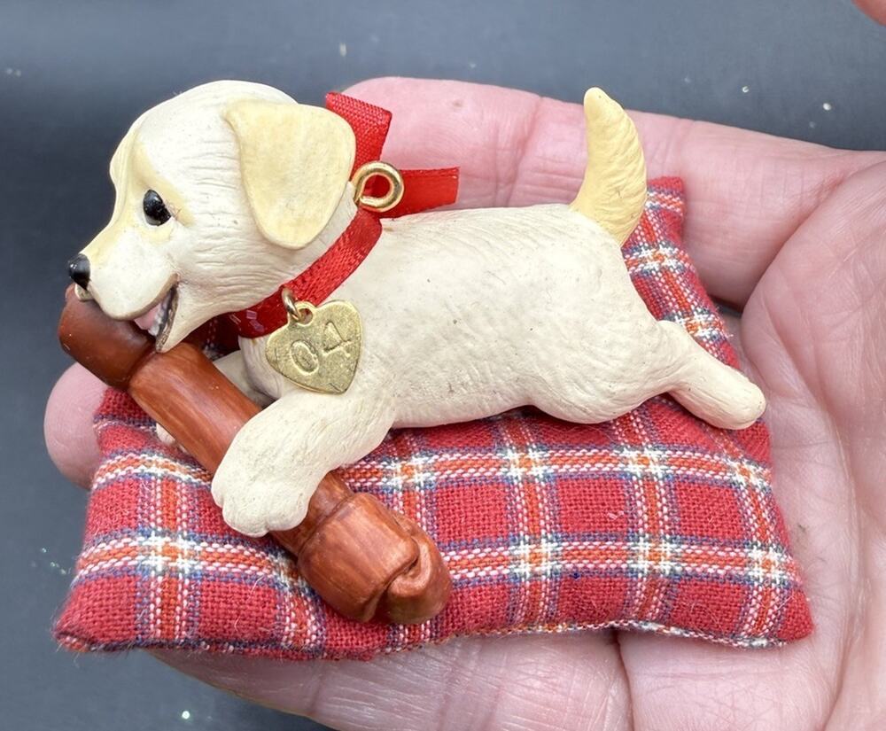 2004 Hallmark Keepsake Ornament Puppy Love Lab Collector's Series (No Box) LO31